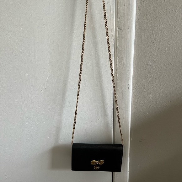 A leather Gucci bag. - Picture 1 of 6